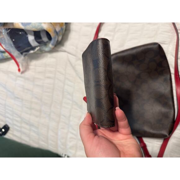 Like New Coach File Cross Body Signature Canvas Red Trim w/ Matching Wallet - Picture 3 of 8